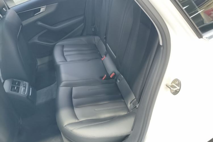 Used Audi A4L 2019 40 TFSI Ambition China VI Left Rear Seat