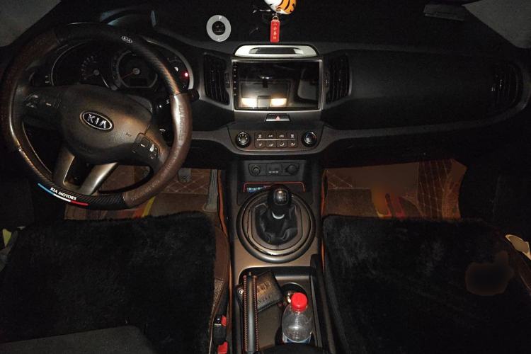 Used Kia Sportage R 2014 2.0L Manual Two-Wheel Drive GL Trim