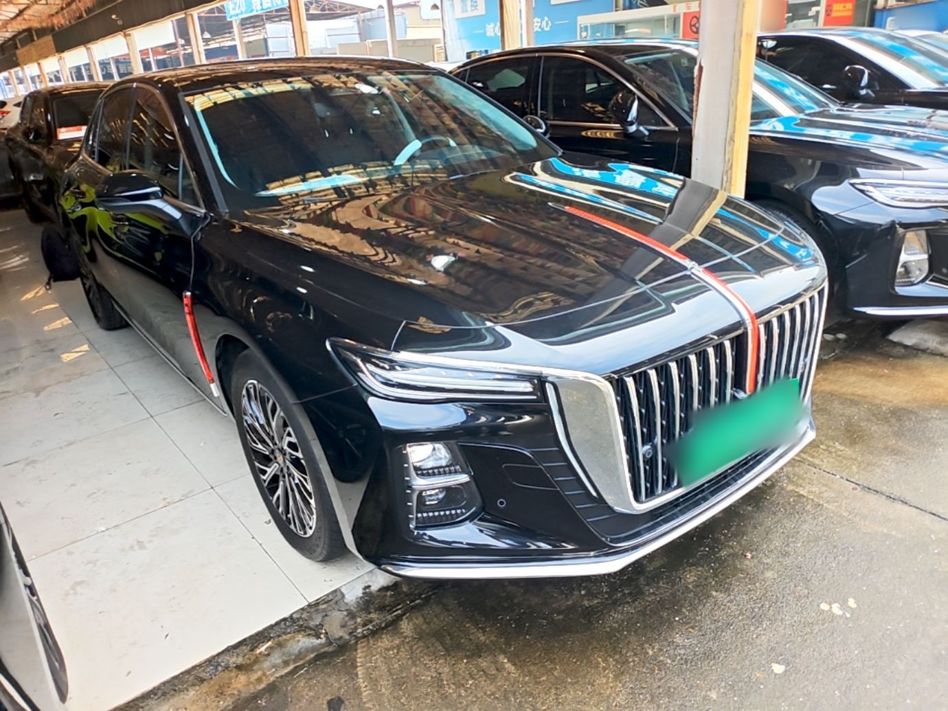 Hongqi H5 2025 2.0T Automatic Flag Edition – 500 000 Units Commemorative Version — снимка 3