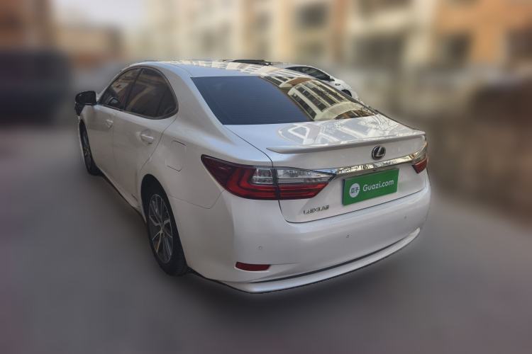 Used Lexus ES 2015 300h Comfort Edition