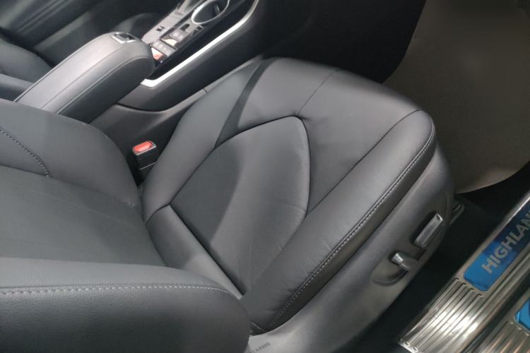 Used Toyota Highlander 2022 Dual-Engine 2.5L Four-Wheel Drive Prestige Version 7 Seats
