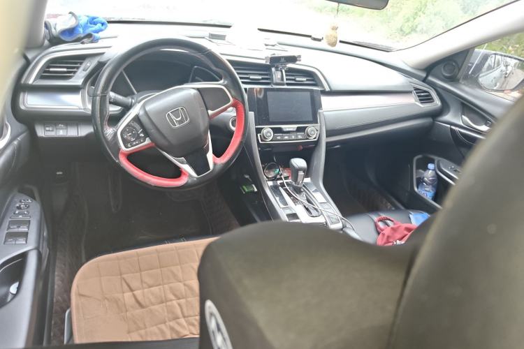 Used Honda Civic 2016 220TURBO CVT Luxury Edition Center Console