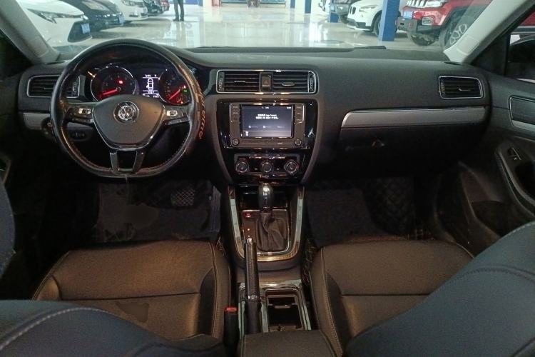 Used Volkswagen Sagitar 2017 180TSI Automatic Luxury Edition