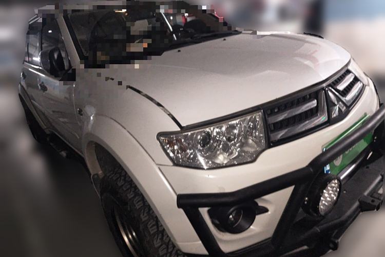 Used Mitsubishi Pajero Sport 2013 3.0L Automatic 4x4 Flagship Edition
