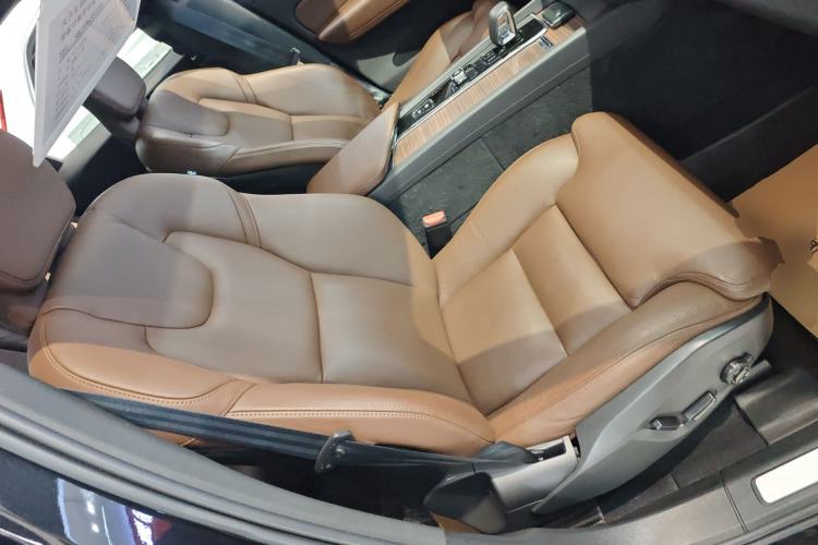 Used Volvo XC60 New Energy 2023 T8 Plug-in Hybrid Long-Range All-Wheel Drive Smart Luxury Edition Right Front Seat