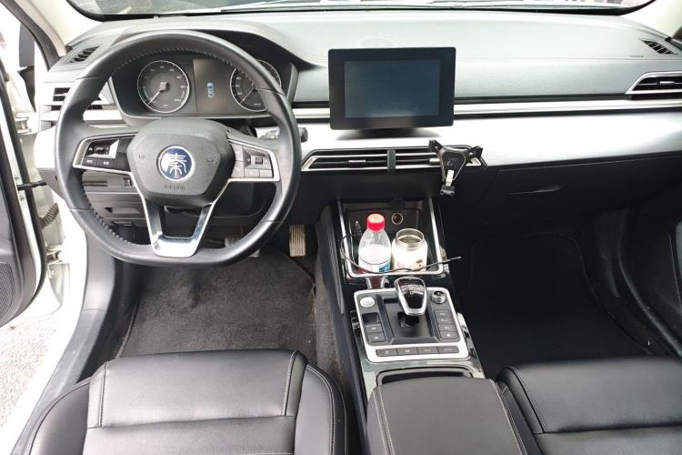 Used BYD Qin New Energy 2019 High-Range Luxury Model Center Console