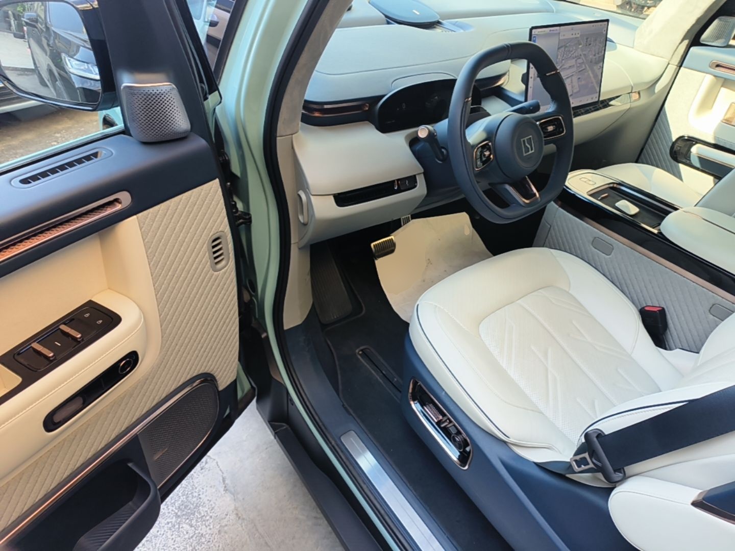 Zeekr MIX 2025 Intelligent Driving Version — снимка 18