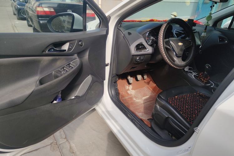 Used Chevrolet Cruze 2018 320 Manual Xuanfeng Edition