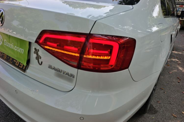 Used Volkswagen Sagitar 2018 1.6L Automatic Comfort Model Right Rear Taillight