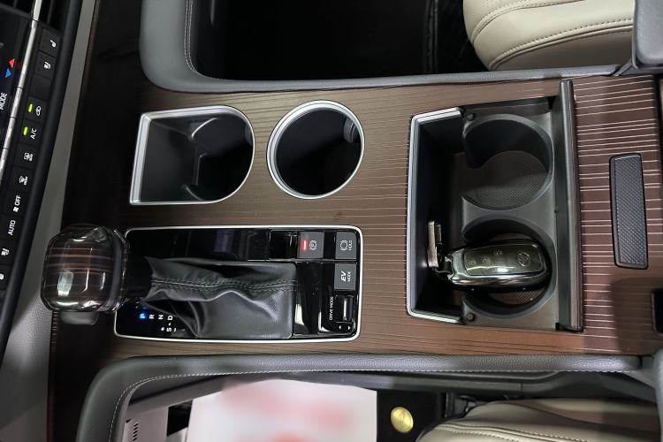 Used Toyota SIENNA 2023 2.5L Hybrid Comfort Edition
