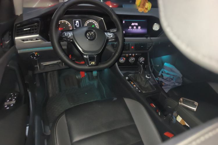 Used Volkswagen Sagitar 2020 280TSI DSG Comfort Version China VI Standard Center Console