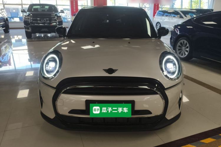Used MINI 2023 Updated 1.5T COOPER Artist Five-Door Edition Front