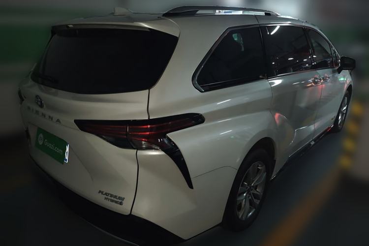 Used Toyota SIENNA 2021 2.5L Hybrid Platinum Edition Rear Right 45 Deg