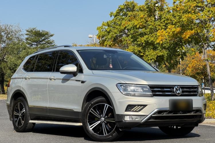 Used Volkswagen Tiguan L 2019 330TSI Automatic Two-Wheel Drive Panoramic Comfort Edition China VI Standard
