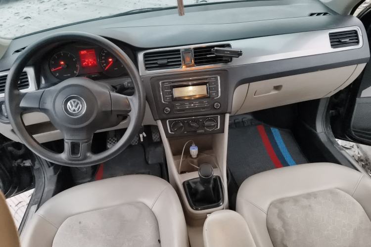 Used Volkswagen Santana 2013 1.6L Manual Comfort Edition Center Console