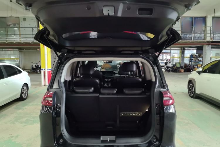 Used GAC Trumpchi M6 2021 270T DCT Luxury Edition (7-seater)
