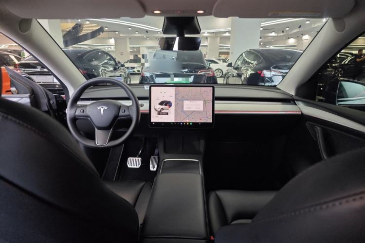 Used Tesla Model Y 2023 Rear-Wheel-Drive Version Center Console