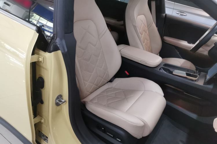 Used Nio ET5 2022 100 kWh Right Front Seat