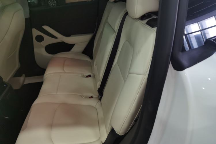 Used Tesla Model Y 2023 Long-Range All-Wheel-Drive Version
