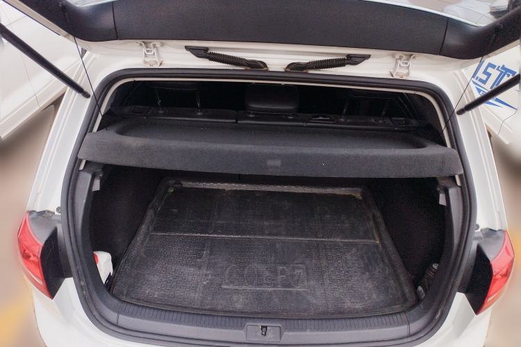 Used Volkswagen Golf 2015 1.4TSI Automatic Luxury Model Trunk