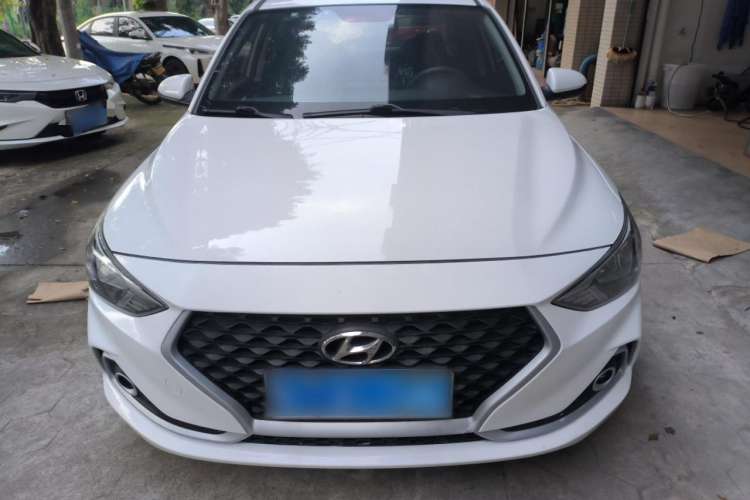 Used Hyundai Celesta 2017 1.6L Automatic Enjoyment Version GLS
