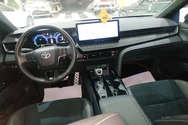 Used Toyota Camry 2024 Dual-Motor 2.0 HXS Sport Plus Edition Center Console