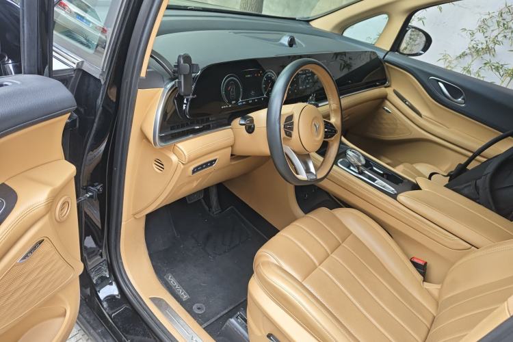 Used VOYAH Dream 2024 PHEV Extended-Range Premium Edition Interior 3