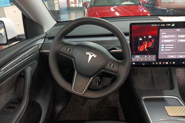 Used Tesla Model Y 2021 Long-Range All-Wheel-Drive Version
