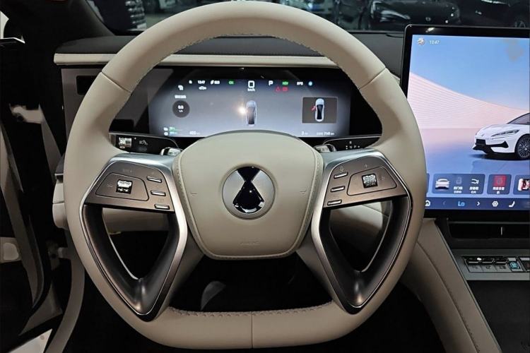 Used Denza Z9 2024 1100 km Four-Wheel Drive Max Version