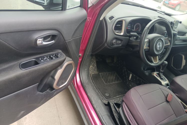 Used Jeep Renegade 2018 Connected Large Screen Version 180T Automatic Jingneng Version
