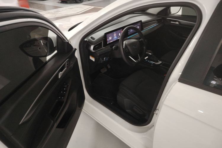 Used Ford Escort 2021 1.5L Automatic Gold Edition Interior 3