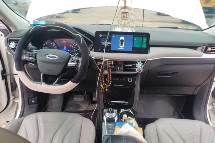 Used Ford Escape 2020 EcoBoost 245 Two-Wheel-Drive Titanium Edition Center Console