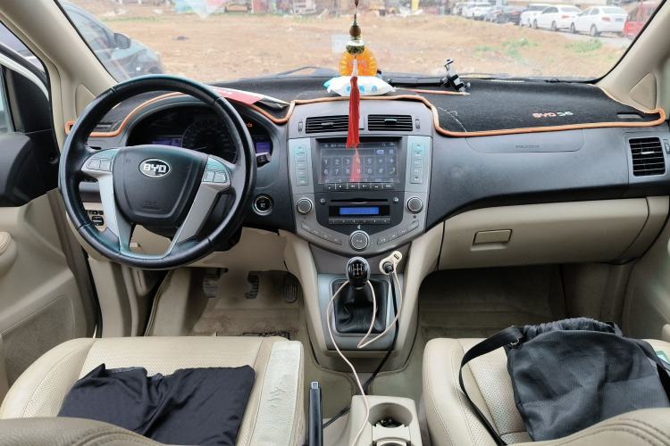 Used BYD S6 2014 2.0L Manual Luxury 5-Seater