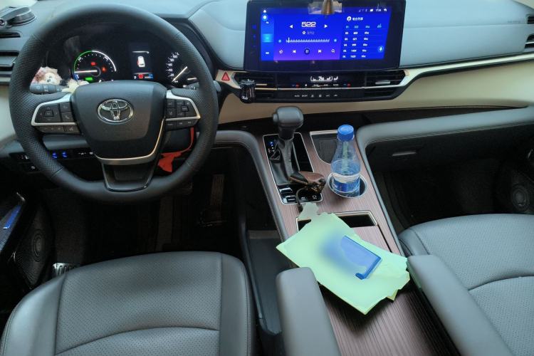 Used Toyota SIENNA 2024 2.5L Hybrid Comfort Edition
