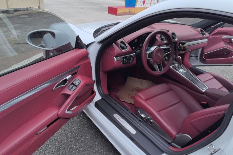 Used Porsche 718 2020 Cayman 2.0T
