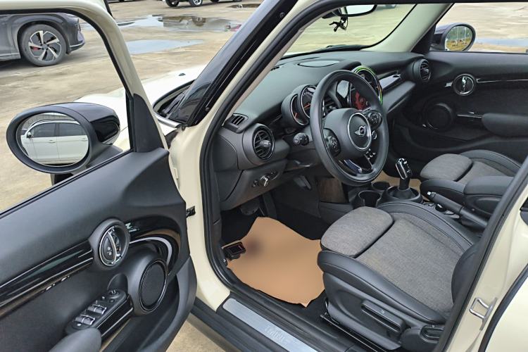 Used MINI 2019 1.5T COOPER Classic Edition Five-Door Version Driver Seat