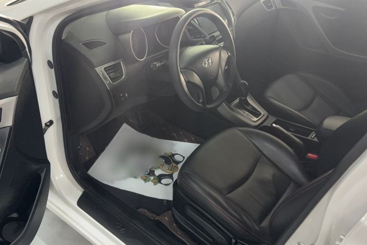 Used Hyundai Elantra (5th Generation / Langdong) 2016 1.6L Automatic Smart Version Interior 1