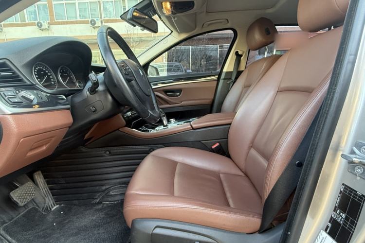 Used BMW 5 Series 2014 520Li Elegant Model
