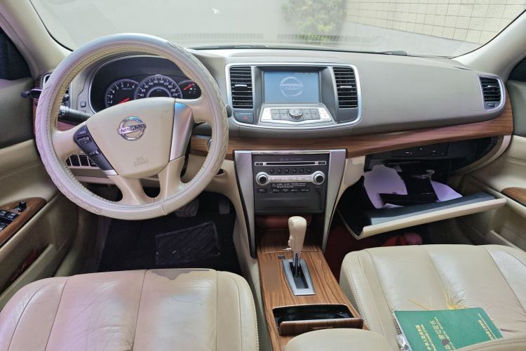 Used Nissan Teana 2011 2.0L XL Comfort Edition Center Console