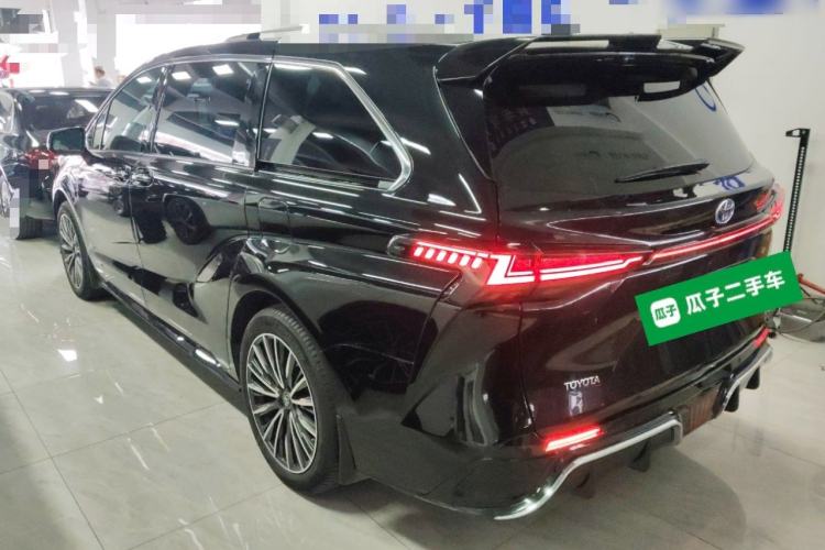 Used Toyota Sienna 2021 2.5L Hybrid Luxury Edition