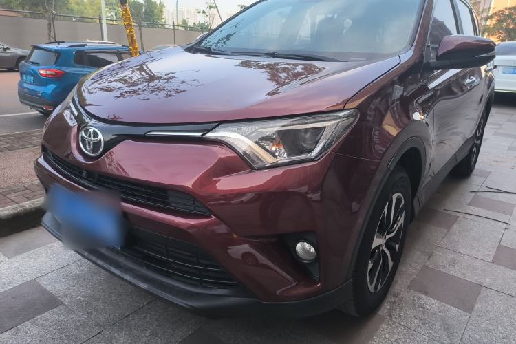 Used Toyota RAV4 2016 2.0L CVT Two-Wheel Drive Fashion Edition China V Standard