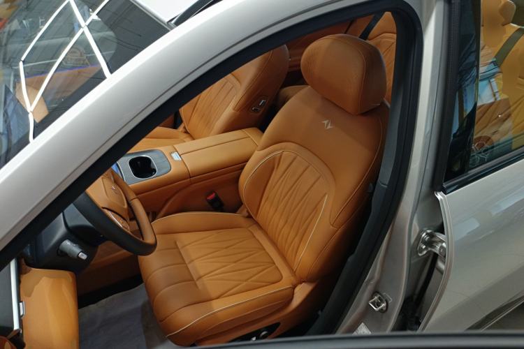 Used Dongfeng eπ eπ008 2025 210 Ultra Range-Extended Version 5 Seats
