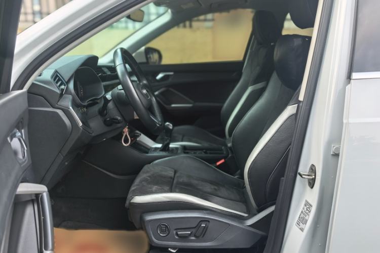 Used Audi Q3 2022 35 TFSI Progressive Dynamic Edition
