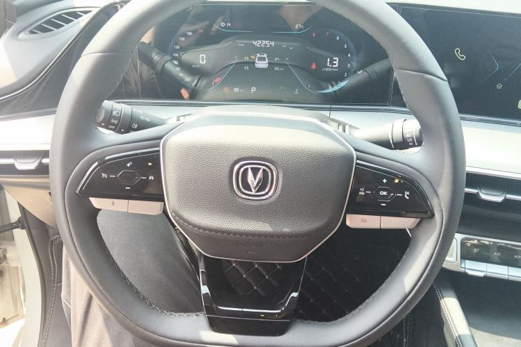 Used CHANGAN Eado 2023 Changan Edition PLUS Blue Whale NE 1.4T GDI DCT Prestige Version