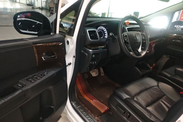 Used Honda Odyssey 2015 Updated Version 2.4L Smart Edition
