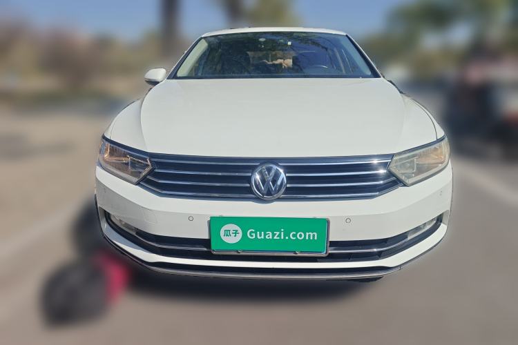 Used Volkswagen Magotan 2017 330TSI DSG Leading Model
