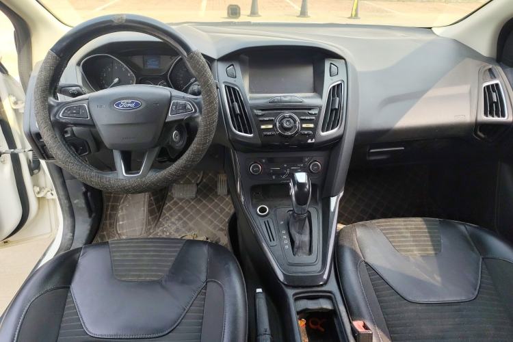Used Ford Focus 2015 Hatchback 1.6L Automatic Fashion Edition