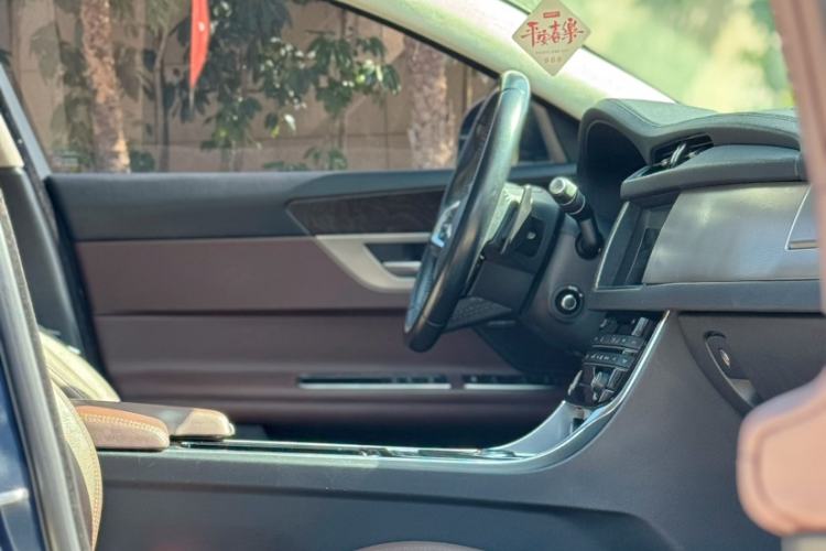 Used Jaguar XFL 2018 XFL 2.0T 250 PS Luxury Edition
