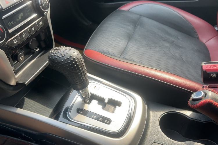 Used CHANGAN Eado 2013 1.6L Automatic Junku Model China IV Standard Interior 2