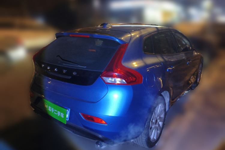 Used Volvo V40 2015 1.6T Zhiyi Edition

